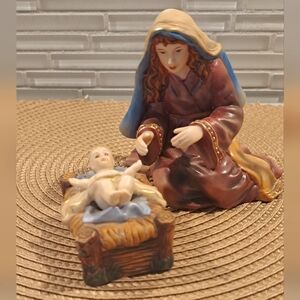 2 Thomas Kinkade Hawthorne Village Virgin Mary & Baby Jesus 2001, Porcelain